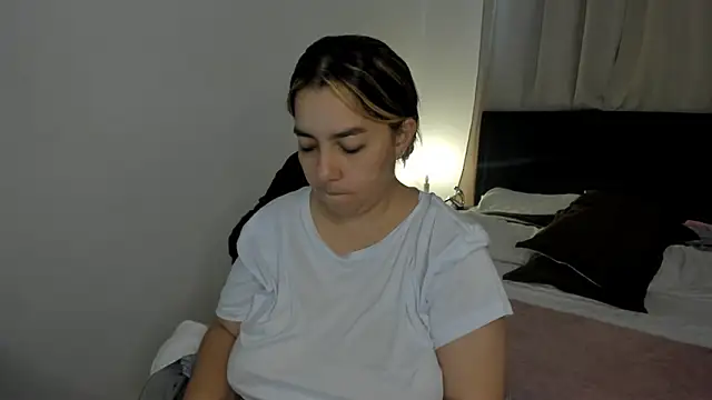 Snapshot of brithany_olson25 chatting on February 15, 2026, 5:20 pm brithany olson25 online show from February 15, 2026, 5:20 pm