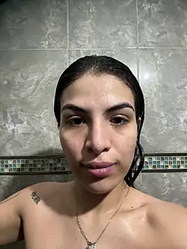 thompsonabella666 online show from March 28, 2026, 11:04 pm
