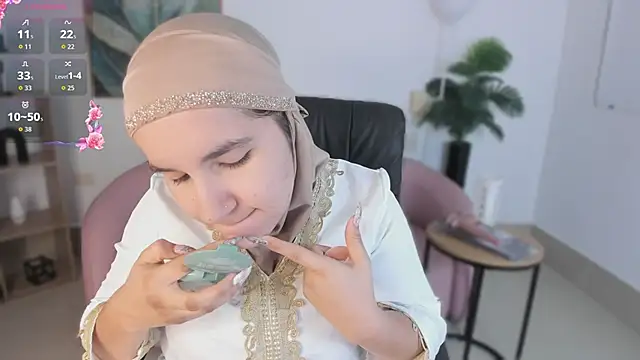 Snapshot of Ayha_khalaf chatting on September 26, 2025, 1:09 am Ayha khalaf online show from September 26, 2025, 1:09 am