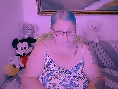 mayamayx online show from November 7, 2025, 8:53 pm