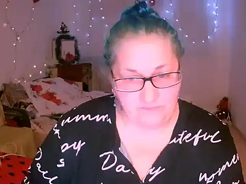 mayamayx online show from December 21, 2025, 6:48 pm