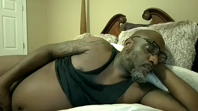 Snapshot of Soultouch1 chatting on October 29, 2025, 5:31 am Soultouch1 online show from October 29, 2025, 5:31 am