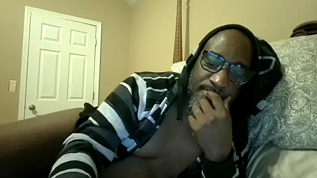 Snapshot of Soultouch1 chatting on November 26, 2025, 4:57 am Soultouch1 online show from November 26, 2025, 4:57 am