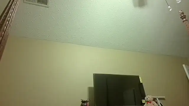 Snapshot of Soultouch1 chatting on December 2, 2025, 8:19 am Soultouch1 online show from December 2, 2025, 8:19 am