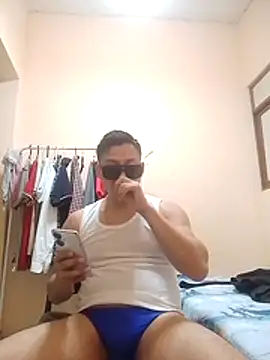 LuisMex1998 online show from December 15, 2025, 9:46 am