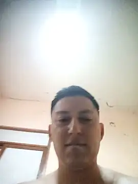 Snapshot of LuisMex1998 chatting on July 7, 2026, 7:23 am LuisMex1998 online show from July 7, 2026, 7:23 am