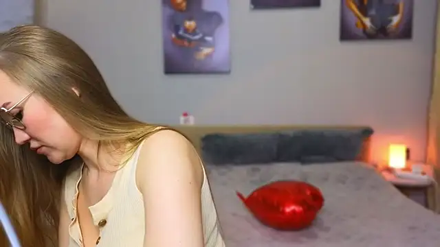 DianaShermy online show from March 26, 2026, 1:28 pm