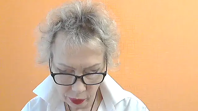 NessyJenixs online show from October 11, 2025, 7:40 am
