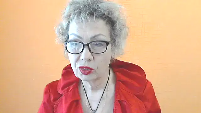 NessyJenixs online show from May 5, 2026, 7:05 am
