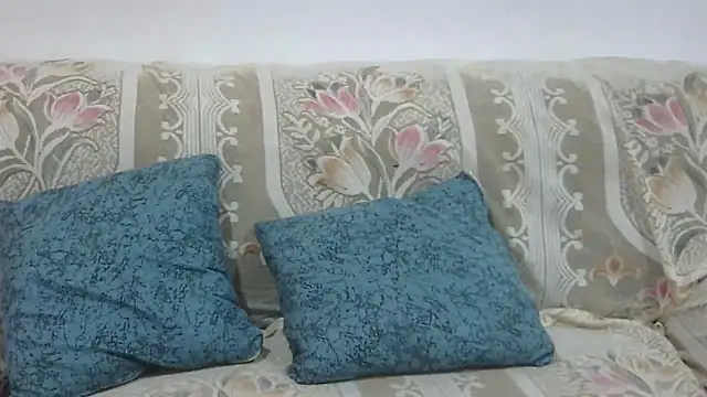 Snapshot of yoursakshi chatting on November 20, 2025, 6:02 am yoursakshi online show from November 20, 2025, 6:02 am