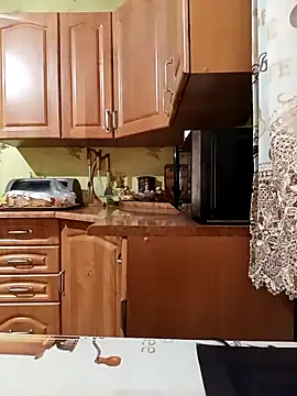 Laura Kiss online show from February 13, 2026, 4:03 pm