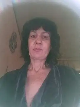 Laura Kiss online show from May 11, 2026, 5:35 am