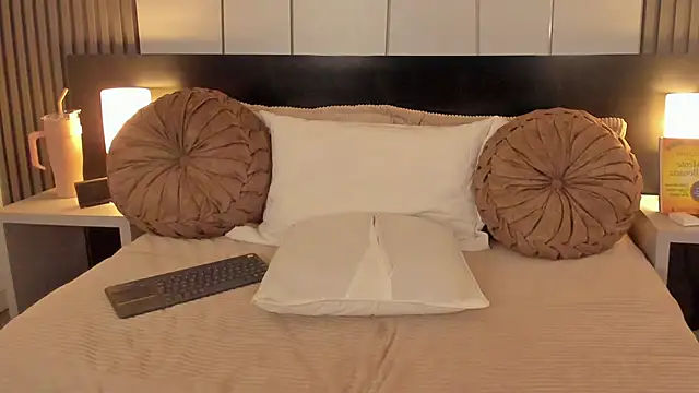 Snapshot of fiorella_paris chatting on September 12, 2025, 3:50 am fiorella paris online show from September 12, 2025, 3:50 am