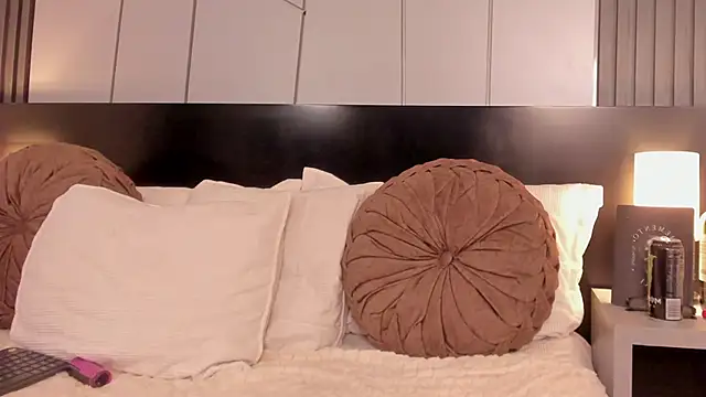 Snapshot of fiorella_paris chatting on September 28, 2025, 8:14 pm fiorella paris online show from September 28, 2025, 8:14 pm