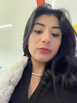 Snapshot of fiorella_paris chatting on November 23, 2025, 10:09 pm fiorella paris online show from November 23, 2025, 10:09 pm