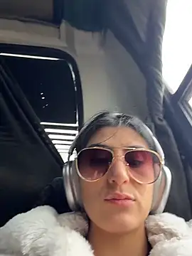 fiorella paris online show from February 22, 2026, 6:50 pm