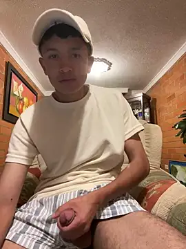 Snapshot of sebaxx8_ chatting on February 10, 2025, 4:08 am sebaxx8 online show from February 10, 2025, 4:08 am