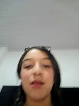 Briannasweeth17 online show from March 19, 2025, 5:28 pm