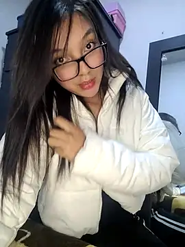 Briannasweeth17 online show from March 22, 2025, 4:24 am