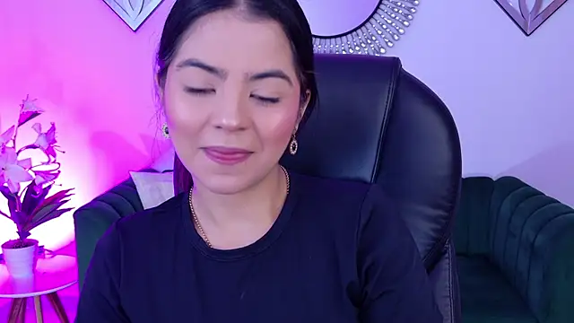 Layla Breezee online show from April 18, 2026, 10:30 am