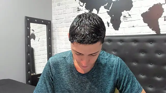 Frank Millers online show from November 26, 2025, 8:10 pm