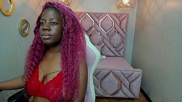 Snapshot of nefertiti_ebony chatting on February 20, 2025, 7:23 am nefertiti ebony online show from February 20, 2025, 7:23 am
