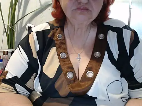 Snapshot of DeniseeRosea chatting on June 19, 2026, 6:01 pm DeniseeRosea online show from June 19, 2026, 6:01 pm