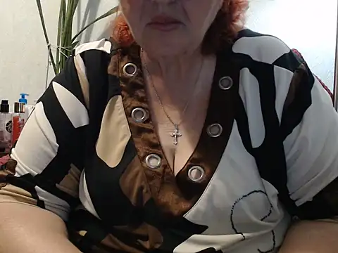 Snapshot of DeniseeRosea chatting on July 15, 2026, 6:02 pm DeniseeRosea online show from July 15, 2026, 6:02 pm