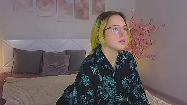 Manic pixie  online show from January 23, 2025, 10:54 am