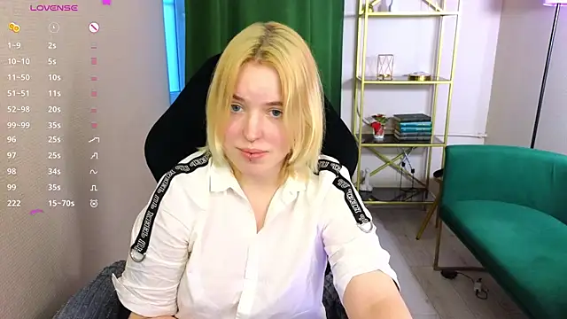 Manic pixie  online show from March 19, 2025, 3:40 pm