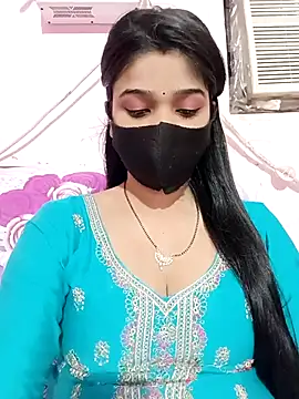 Snapshot of Simran-001 chatting on September 15, 2025, 2:17 pm Simran-001 online show from September 15, 2025, 2:17 pm