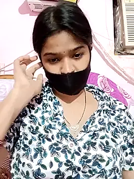 Snapshot of Simran-001 chatting on October 5, 2025, 7:01 pm Simran-001 online show from October 5, 2025, 7:01 pm