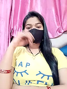 Snapshot of Simran-001 chatting on October 29, 2025, 8:32 pm Simran-001 online show from October 29, 2025, 8:32 pm