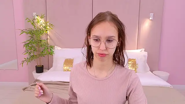 Snapshot of SandraTucker chatting on February 27, 2025, 3:04 am SandraTucker online show from February 27, 2025, 3:04 am