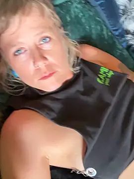 Snapshot of I_am_babydoll chatting on October 22, 2025, 3:34 pm I am babydoll online show from October 22, 2025, 3:34 pm