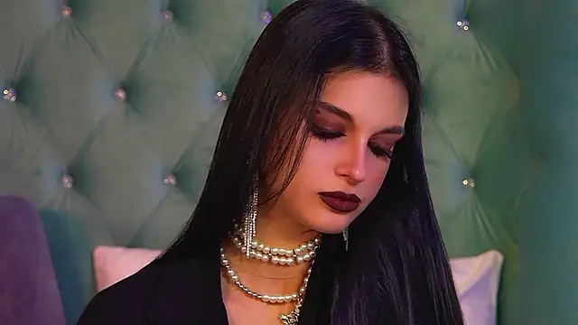 BeverlyMost online show from November 4, 2025, 6:07 pm