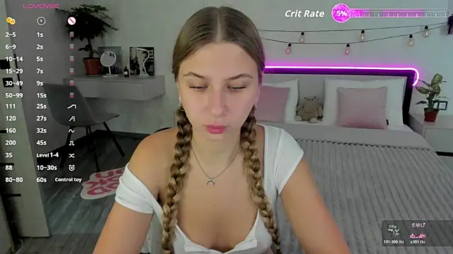 Snapshot of AureliaBliss_ chatting on July 24, 2026, 5:49 am AureliaBliss online show from July 24, 2026, 5:49 am