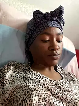 Snapshot of Meerawantsyou chatting on November 3, 2025, 6:20 pm Meerawantsyou online show from November 3, 2025, 6:20 pm