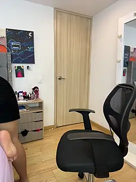 KarlaWild online show from November 14, 2025, 12:31 am