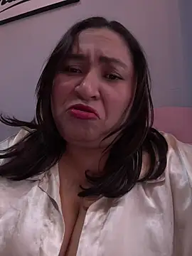 KarlaWild online show from November 19, 2025, 6:52 pm