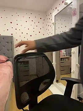 KarlaWild online show from April 19, 2026, 8:11 pm