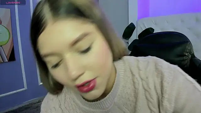 alaia greyy online show from December 2, 2025, 12:43 pm