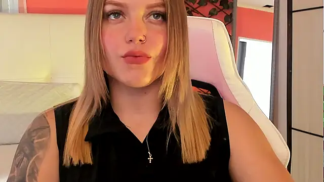 alaia greyy online show from April 13, 2026, 1:05 pm