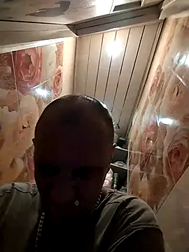 MaxDevilWhite online show from September 30, 2025, 8:30 am