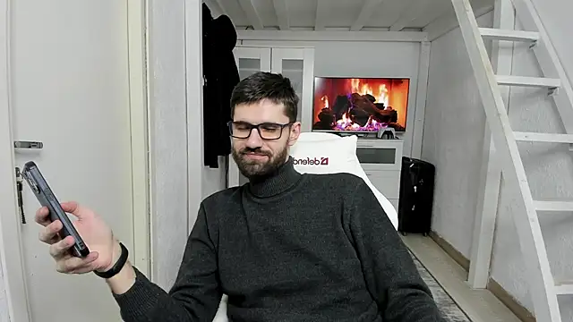 Snapshot of DavidNaidis chatting on January 29, 2025, 10:48 am DavidNaidis online show from January 29, 2025, 10:48 am