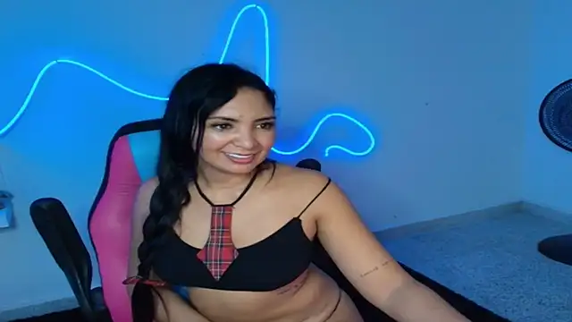 gisell363472 online show from November 18, 2025, 12:27 am