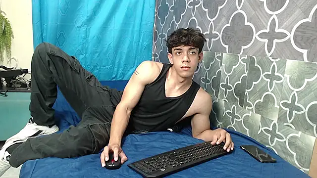 HENRY SENNI online show from March 16, 2025, 11:14 pm