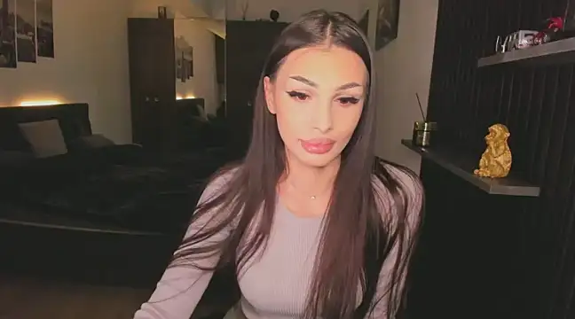 Snapshot of HelenShawn chatting on January 24, 2025, 10:19 pm HelenShawn online show from January 24, 2025, 10:19 pm