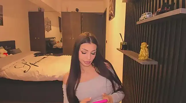 Snapshot of HelenShawn chatting on January 29, 2025, 10:32 pm HelenShawn online show from January 29, 2025, 10:32 pm