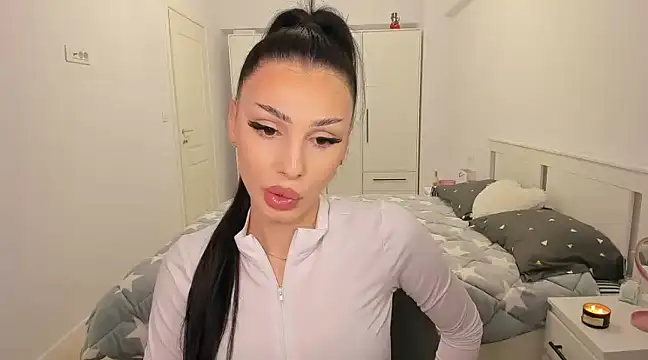 Snapshot of HelenShawn chatting on March 14, 2025, 1:48 am HelenShawn online show from March 14, 2025, 1:48 am